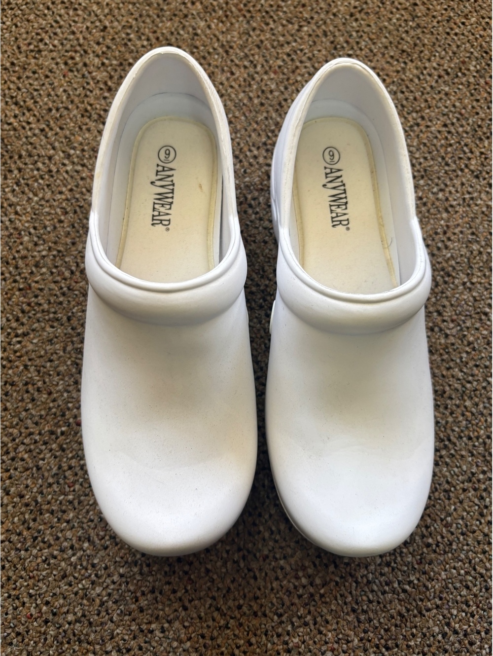 Anywear White Slip-Resistant Clogs Size 7
